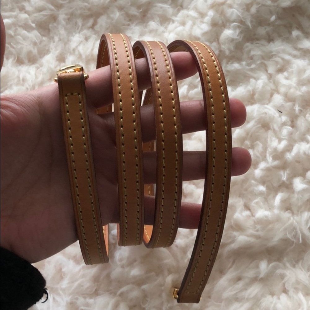 Additional Pictures of strap.